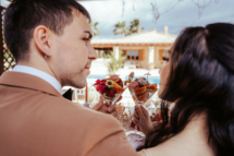 Braut, Bräutigam, Mallorca, Finca Hochzeit, Anzug braun